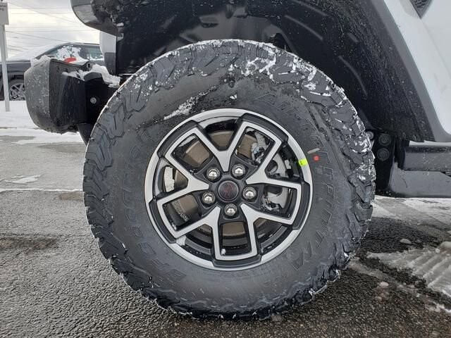 2026 Jeep Wrangler in Bedford, OH 44146 - 18104079 12