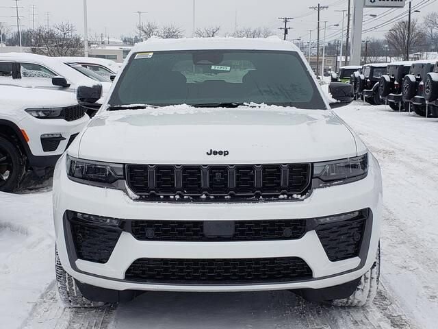 2026 Jeep Grand Cherokee in Bedford, OH 44146 - 18104080 5