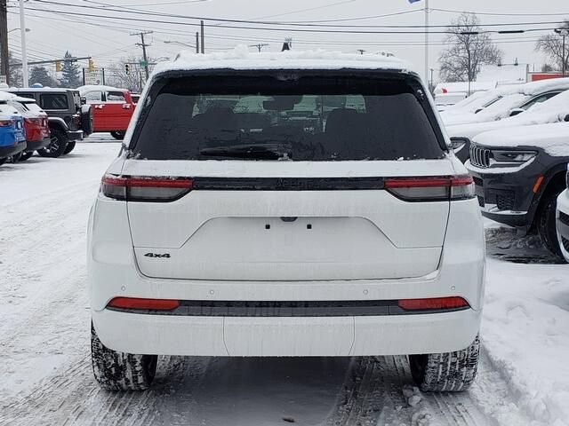 2026 Jeep Grand Cherokee in Bedford, OH 44146 - 18104080 4