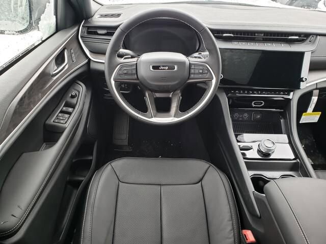 2026 Jeep Grand Cherokee in Bedford, OH 44146 - 18104080 10