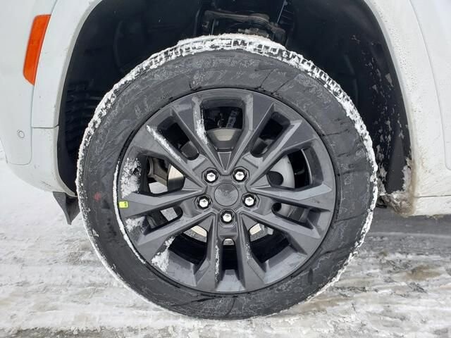 2026 Jeep Grand Cherokee in Bedford, OH 44146 - 18104080 12