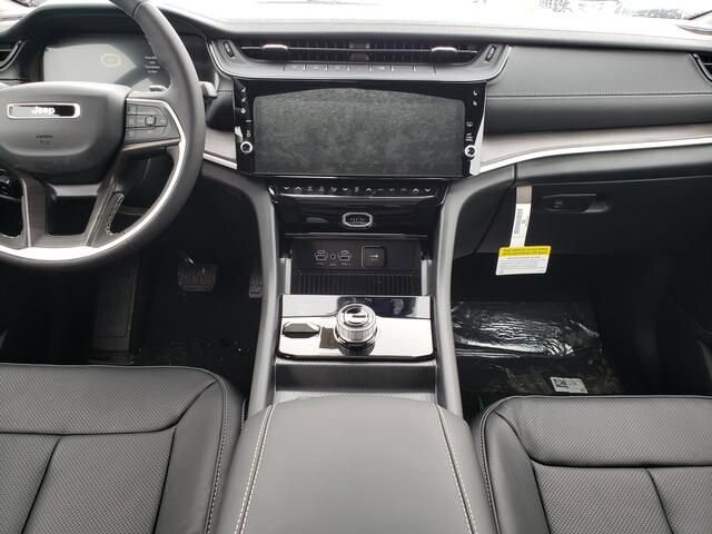 2026 Jeep Grand Cherokee in Bedford, OH 44146 - 18104080 9