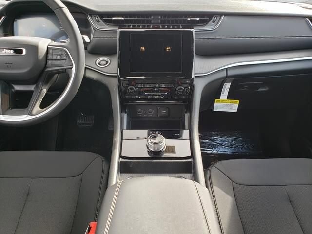 2026 Jeep Grand Cherokee in Bedford, OH 44146 - 18104082 9