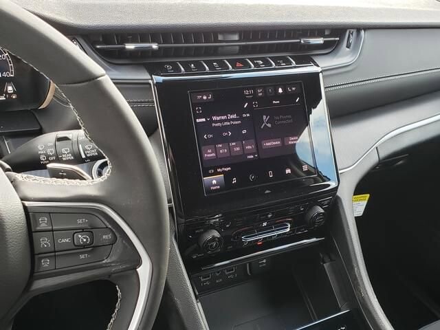 2026 Jeep Grand Cherokee in Bedford, OH 44146 - 18104082 11