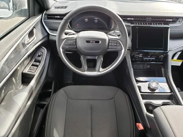 2026 Jeep Grand Cherokee in Bedford, OH 44146 - 18104082 10