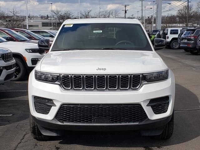 2026 Jeep Grand Cherokee in Bedford, OH 44146 - 18104082 5