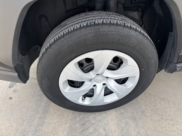 2024 Toyota RAV4 in Winslow, AZ 86046 - 18104091 17