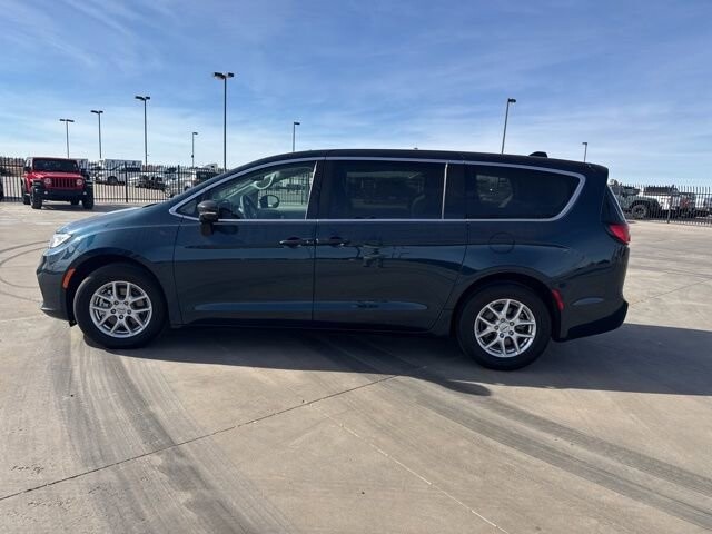 2024 Chrysler Pacifica in Winslow, AZ 86046 - 18104097 10