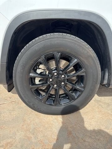 2023 Jeep Cherokee in Winslow, AZ 86046 - 18104110 10