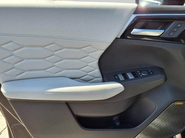 2025 Mitsubishi Outlander in Winchester, VA 22602 - 18104133 16