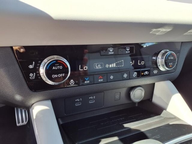 2025 Mitsubishi Outlander in Winchester, VA 22602 - 18104133 23