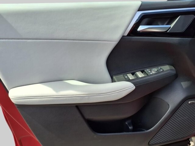 2025 Mitsubishi Outlander in Winchester, VA 22602 - 18104134 13