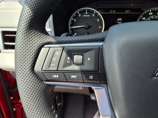 2025 Mitsubishi Outlander in Winchester, VA 22602 - 18104134 19