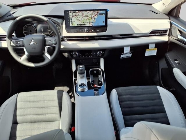 2025 Mitsubishi Outlander in Winchester, VA 22602 - 18104134 9