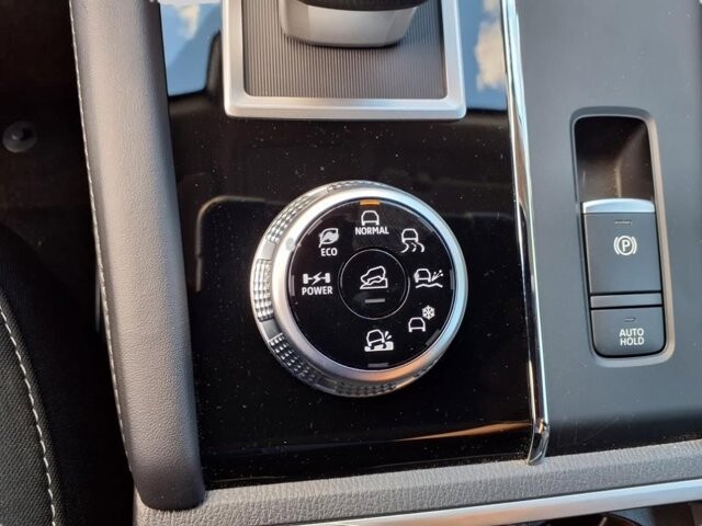 2025 Mitsubishi Outlander in Winchester, VA 22602 - 18104135 23