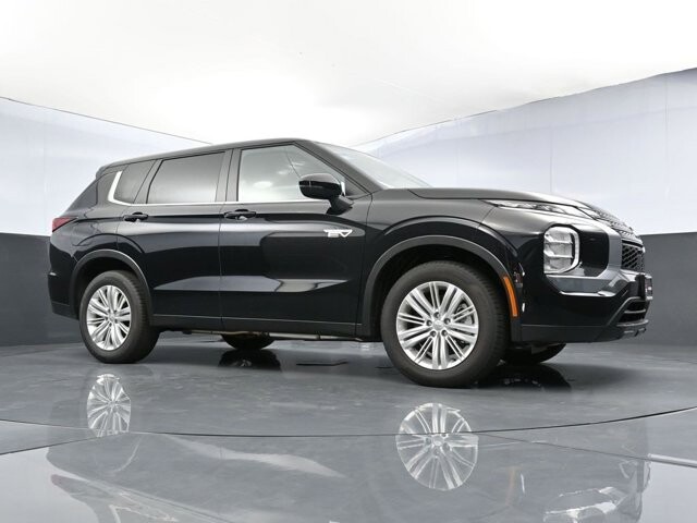 2025 Mitsubishi Outlander in Winchester, VA 22602 - 18104135 26