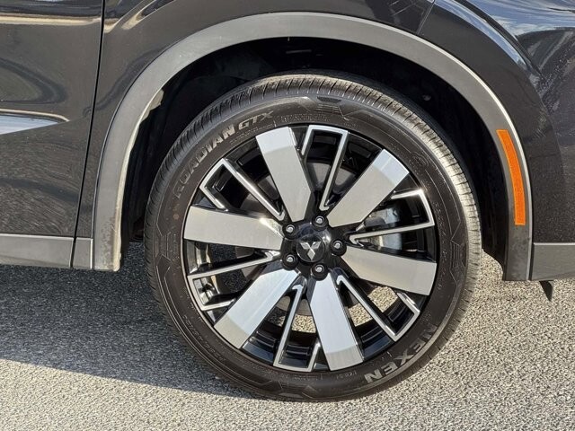 2025 Mitsubishi Outlander in Winchester, VA 22602 - 18104136 7