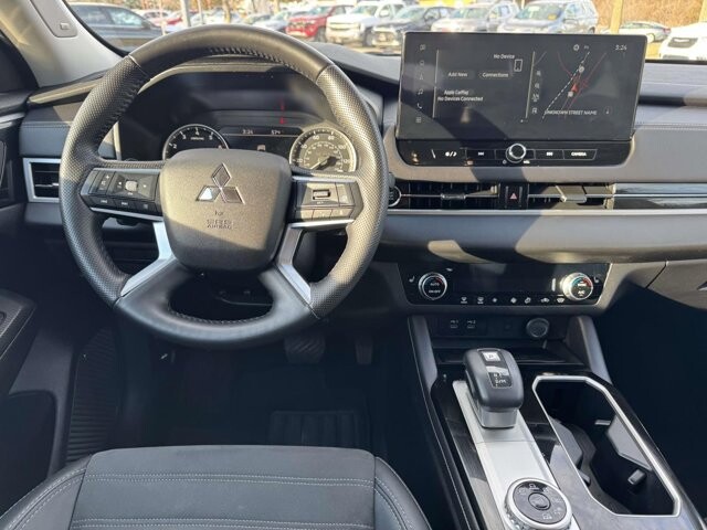 2025 Mitsubishi Outlander in Winchester, VA 22602 - 18104136 15