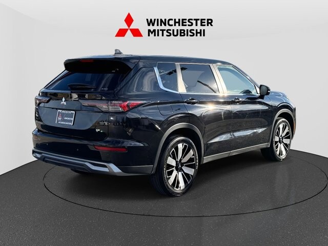 2025 Mitsubishi Outlander in Winchester, VA 22602 - 18104136 2