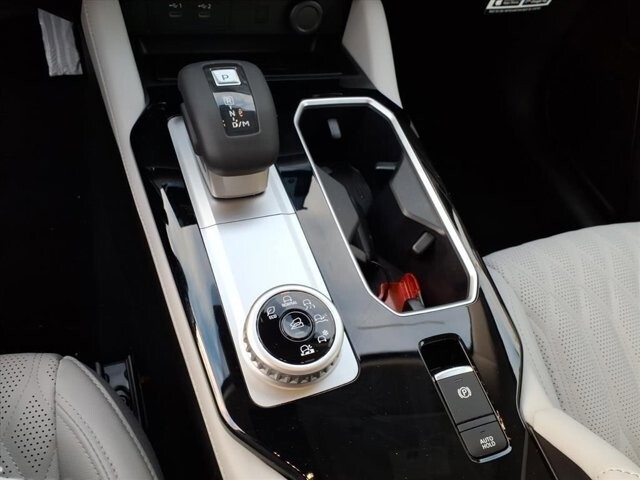 2025 Mitsubishi Outlander in Winchester, VA 22602 - 18104137 25