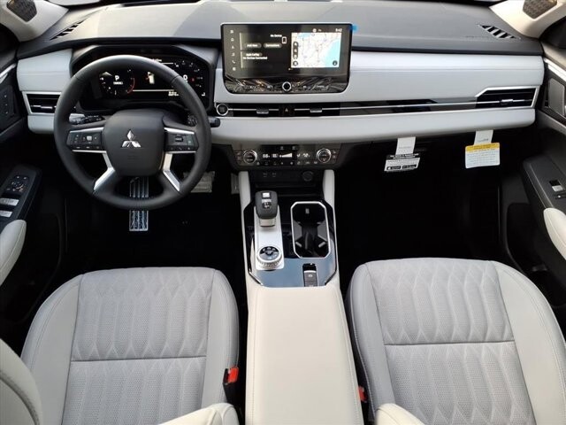 2025 Mitsubishi Outlander in Winchester, VA 22602 - 18104137 11