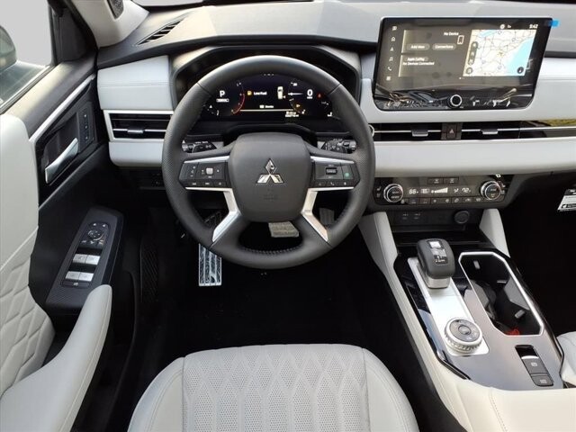 2025 Mitsubishi Outlander in Winchester, VA 22602 - 18104137 12