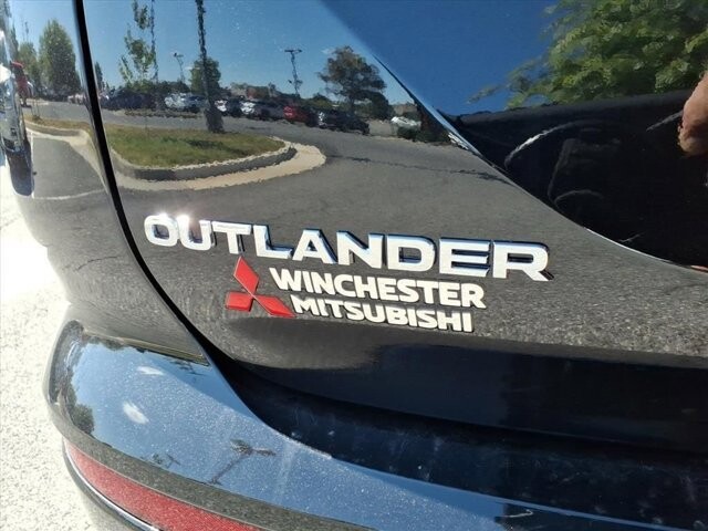 2025 Mitsubishi Outlander in Winchester, VA 22602 - 18104138 9