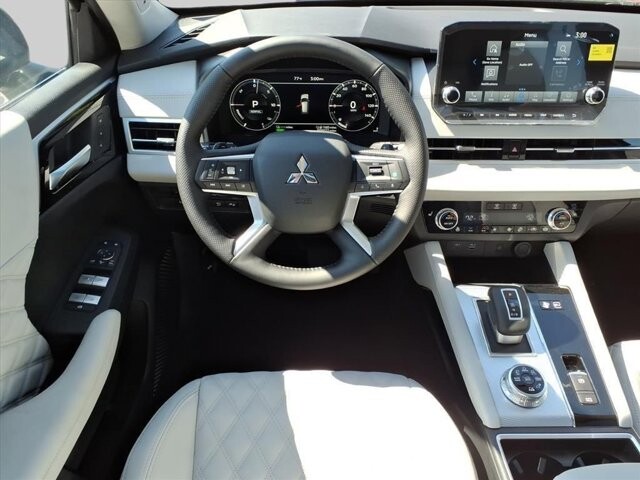 2025 Mitsubishi Outlander in Winchester, VA 22602 - 18104138 12