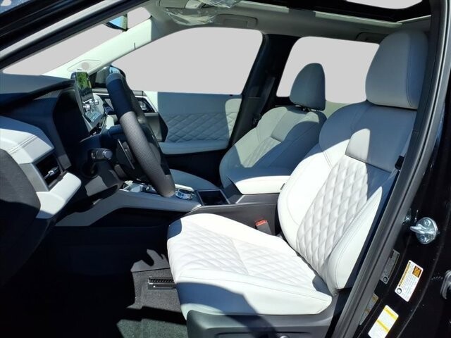 2025 Mitsubishi Outlander in Winchester, VA 22602 - 18104138 15