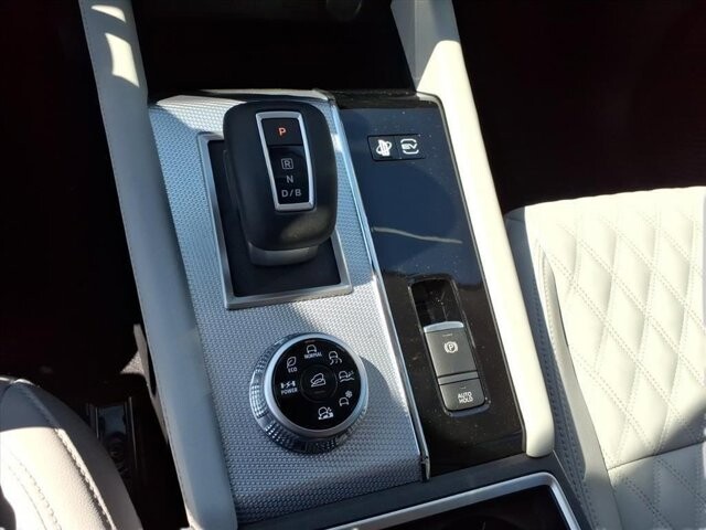 2025 Mitsubishi Outlander in Winchester, VA 22602 - 18104138 25