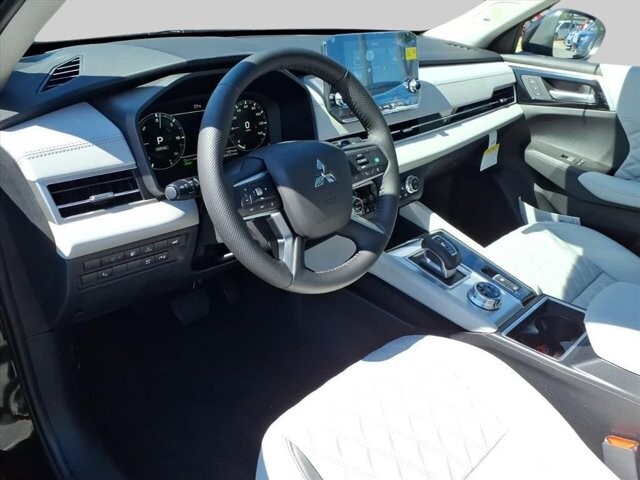 2025 Mitsubishi Outlander in Winchester, VA 22602 - 18104138 18