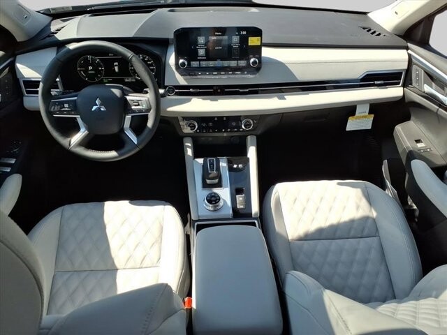 2025 Mitsubishi Outlander in Winchester, VA 22602 - 18104138 11