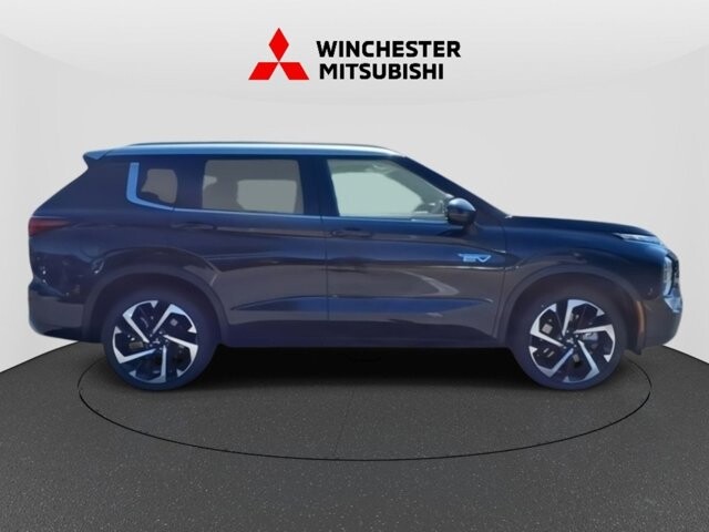 2025 Mitsubishi Outlander in Winchester, VA 22602 - 18104138 4