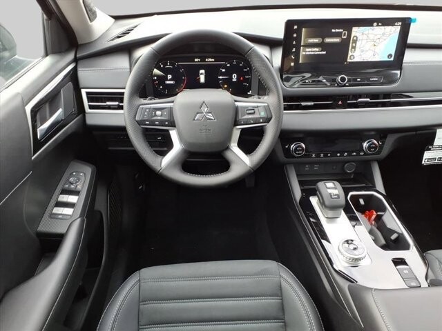 2025 Mitsubishi Outlander in Winchester, VA 22602 - 18104139 10