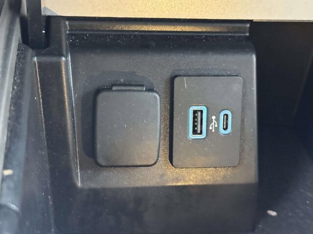 2023 Ford Explorer in Winchester, VA 22602 - 18104142 21