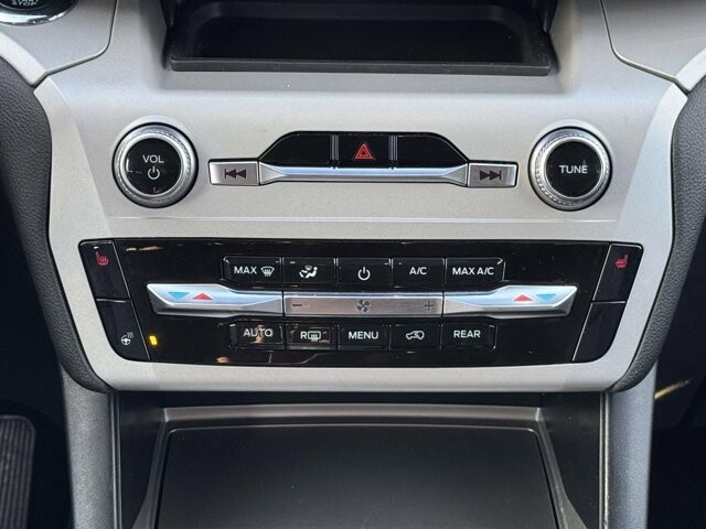 2023 Ford Explorer in Winchester, VA 22602 - 18104142 20