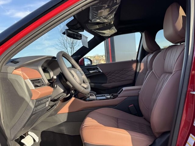 2026 Mitsubishi Outlander in Winchester, VA 22602 - 18104143 8