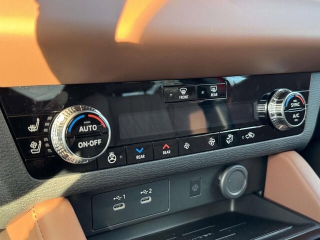 2026 Mitsubishi Outlander in Winchester, VA 22602 - 18104143 12