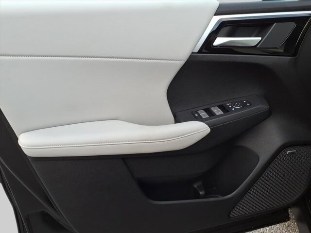 2025 Mitsubishi Outlander in Winchester, VA 22602 - 18104145 16