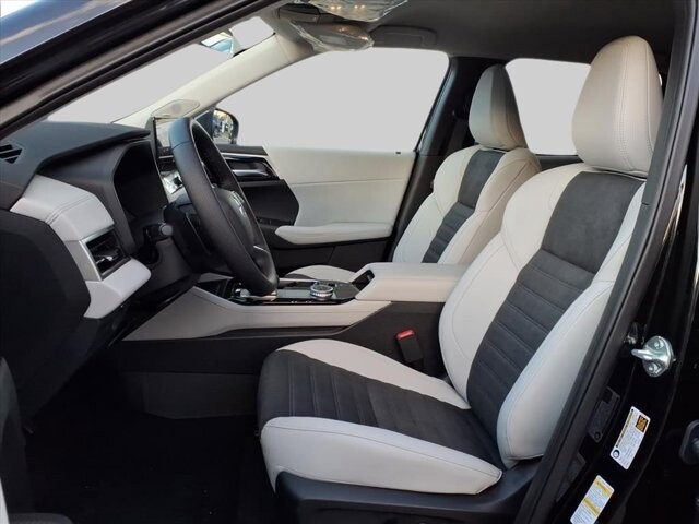 2025 Mitsubishi Outlander in Winchester, VA 22602 - 18104145 14