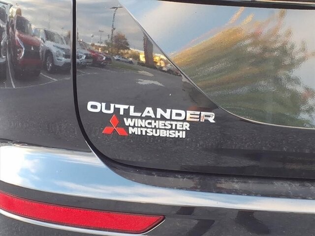 2025 Mitsubishi Outlander in Winchester, VA 22602 - 18104145 9