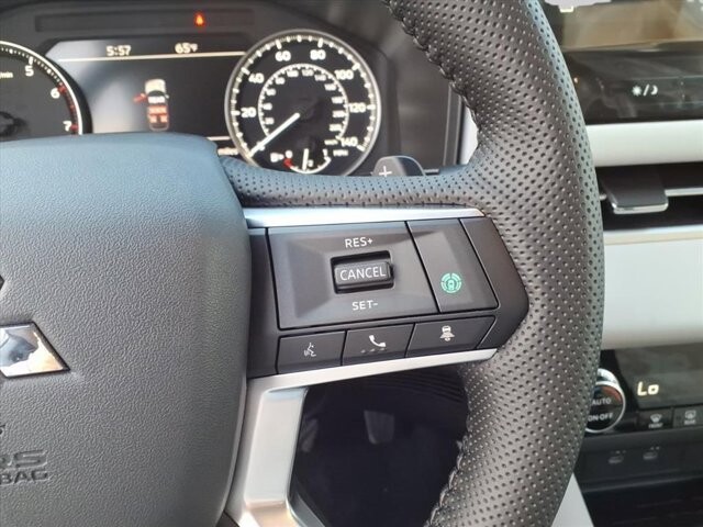 2025 Mitsubishi Outlander in Winchester, VA 22602 - 18104145 20