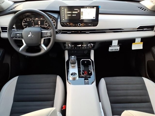 2025 Mitsubishi Outlander in Winchester, VA 22602 - 18104145 11