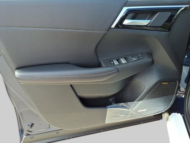 2025 Mitsubishi Outlander in Winchester, VA 22602 - 18104146 17