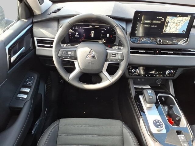 2025 Mitsubishi Outlander in Winchester, VA 22602 - 18104146 12