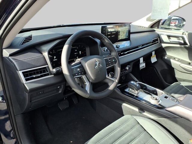 2025 Mitsubishi Outlander in Winchester, VA 22602 - 18104146 18