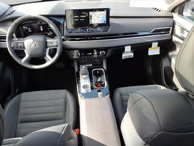 2025 Mitsubishi Outlander in Winchester, VA 22602 - 18104146 11