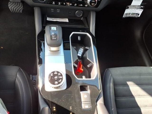 2025 Mitsubishi Outlander in Winchester, VA 22602 - 18104146 24