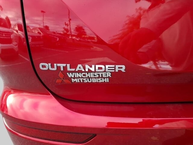 2025 Mitsubishi Outlander in Winchester, VA 22602 - 18104148 9