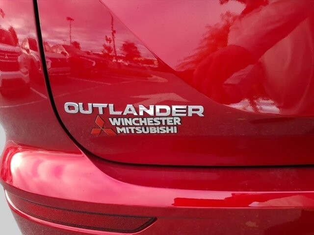2025 Mitsubishi Outlander in Winchester, VA 22602 - 18104148 9